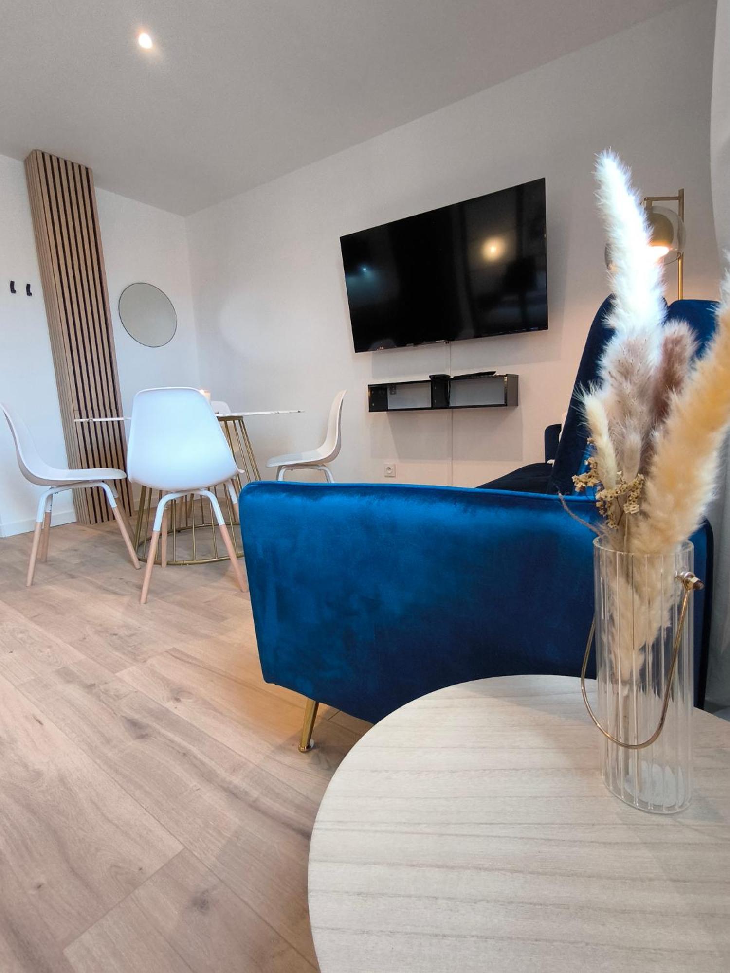 Ferienwohnung Sublime T2 En Plein Centre Climatise Montélimar Exterior foto